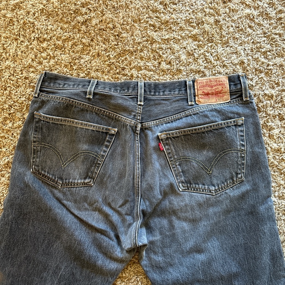 Women’s size 40 Levi Jeans